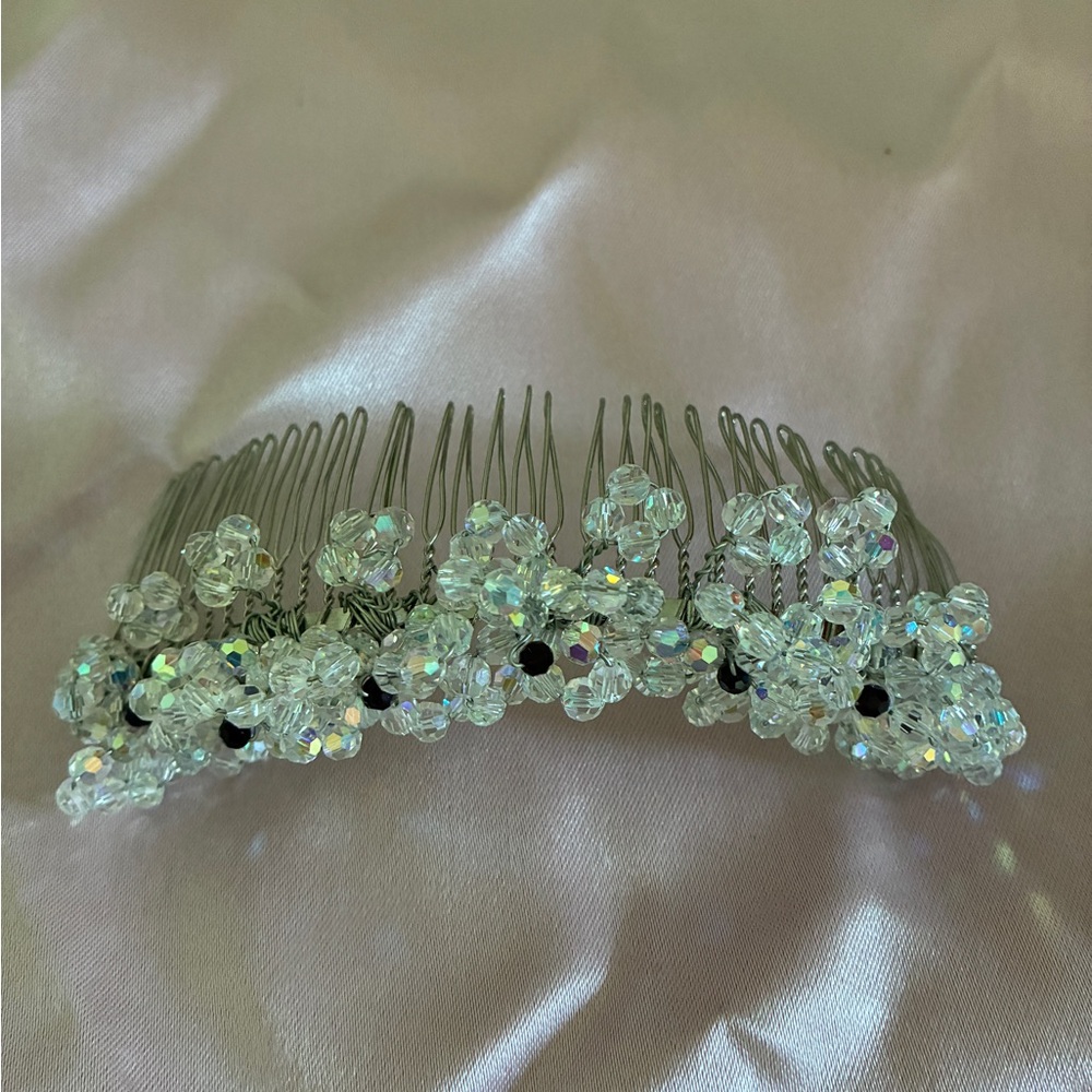 Custom made crystal hairclip